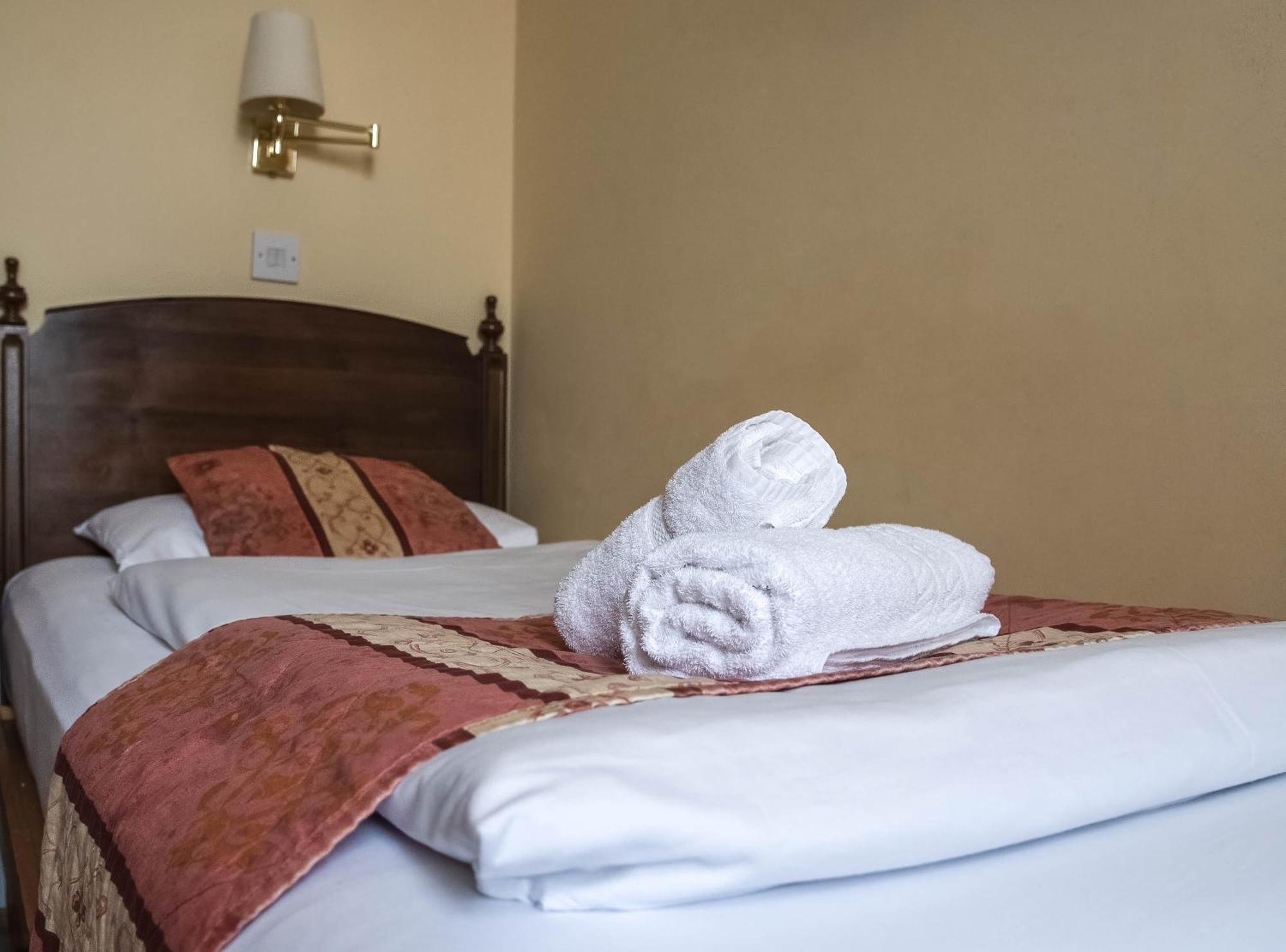 Dolphin Hotel London Bagian luar foto