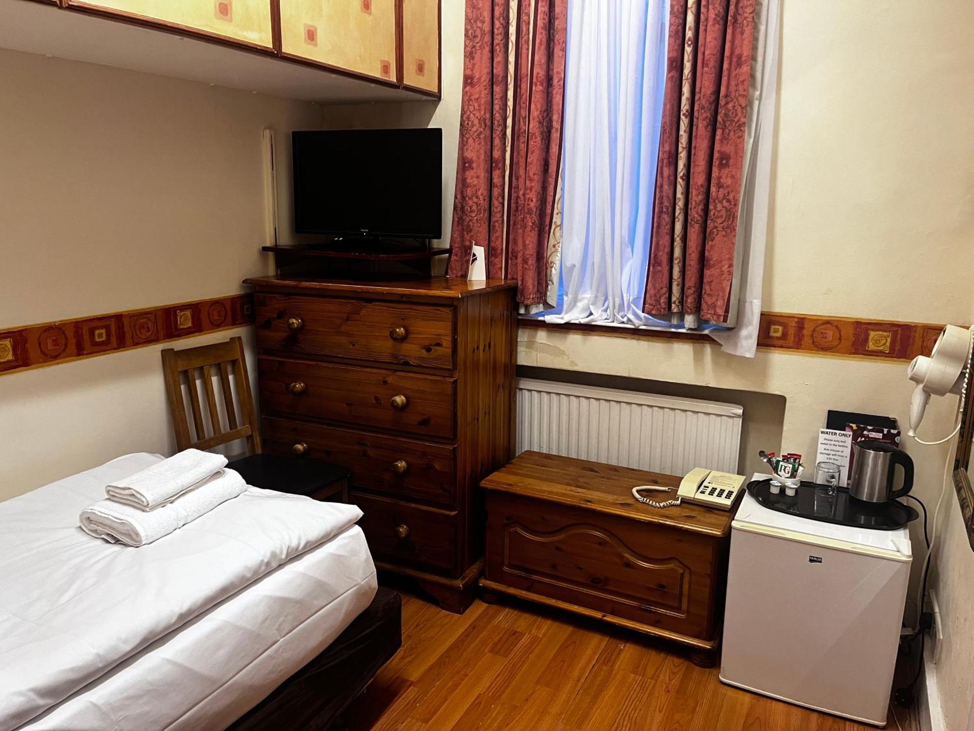 Dolphin Hotel London Bagian luar foto